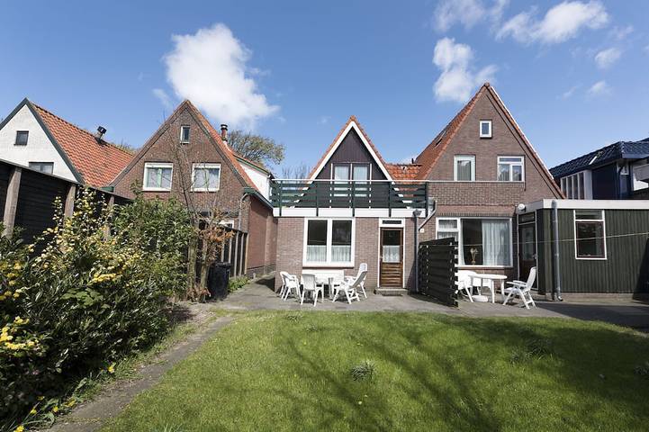 Ferienhaus für 6 Personen, mit Pool und Garten