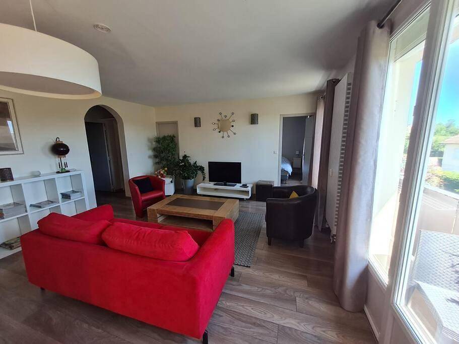 Appartement entier, Two-Bedroom Apartment in Pontorson, Région d'Avranches