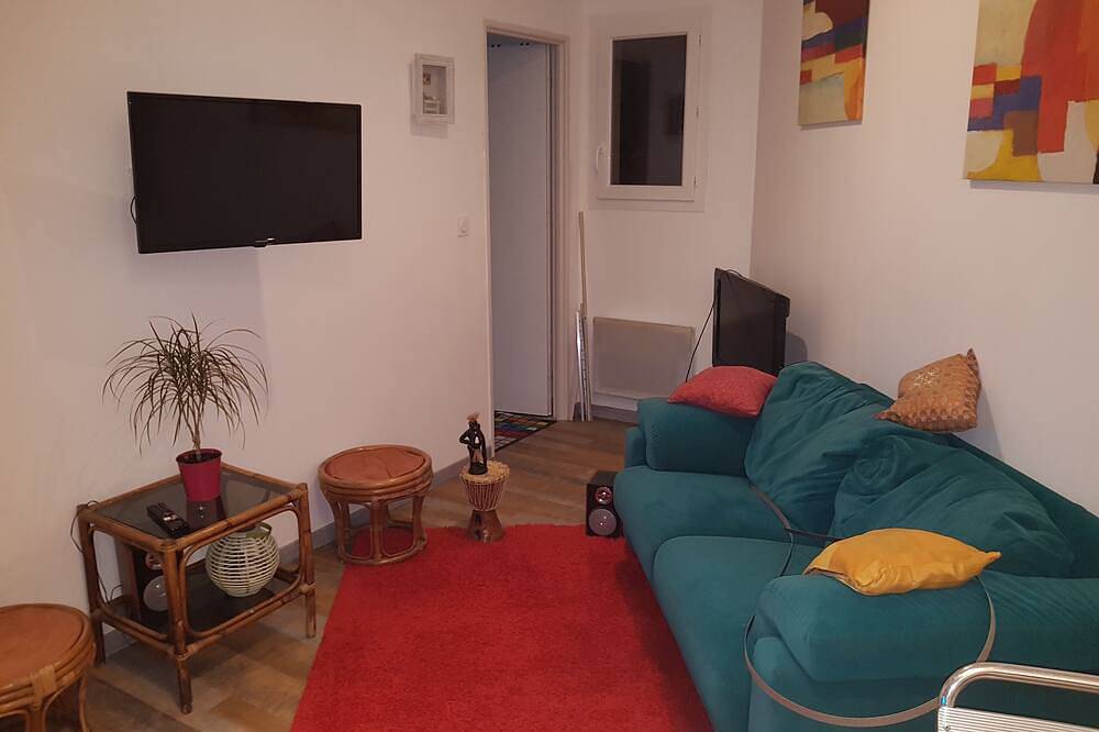 Between the sea and the mountains, ideal for lovers of peace, nature and hiking. in Claret, Montpellier und Umgebung