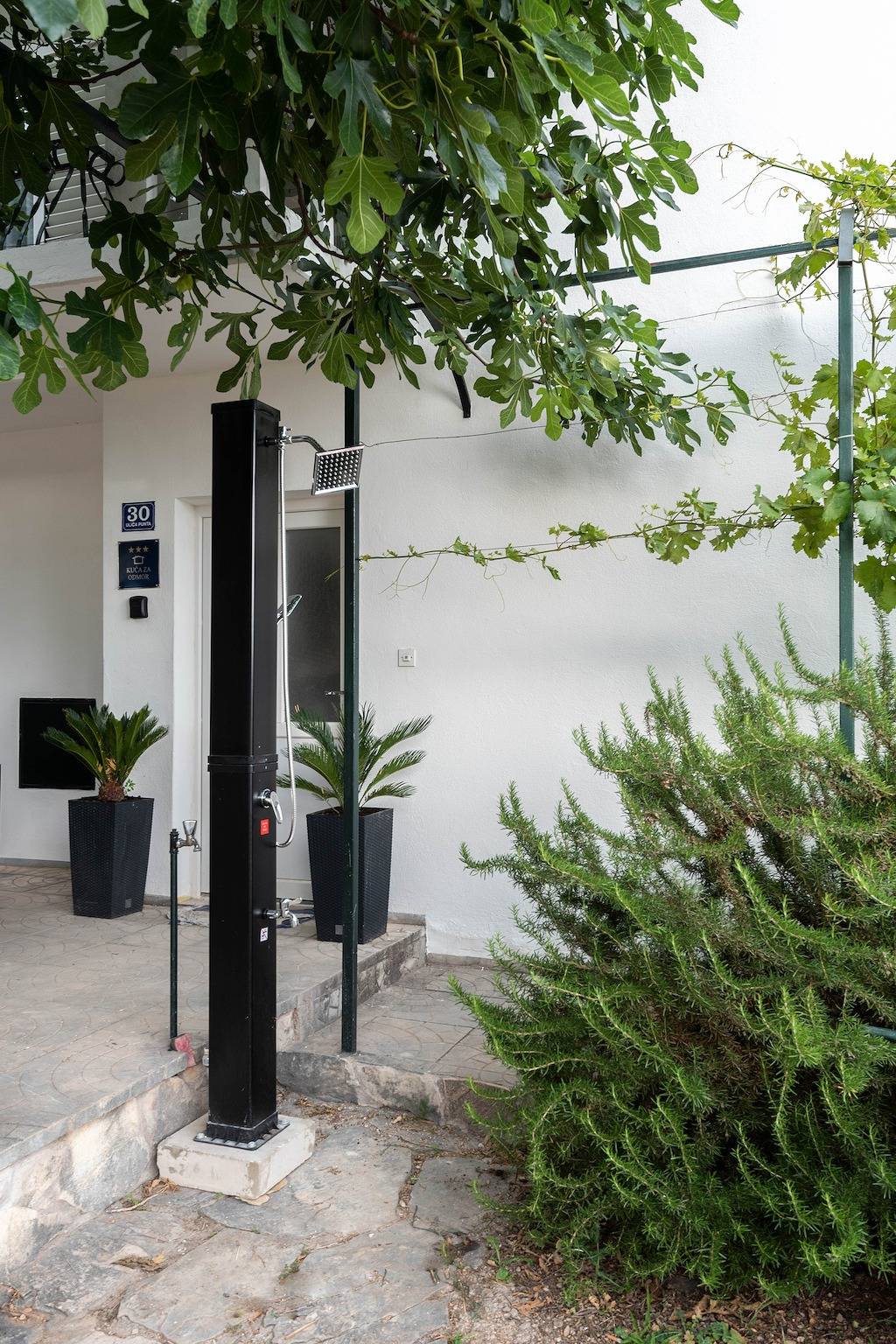 Huis met vier kamers met terras en uitzicht op zee Marusici, Omis K-25242 in Marusici, Omiš-Riviera