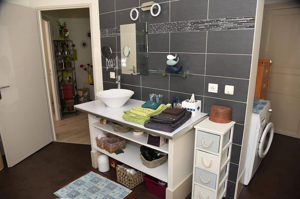 Ganze Wohnung, Quiet, comfortable downtown location with private parking in Montauban, Tarn-et-Garonne