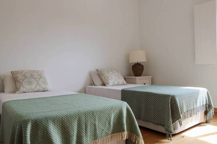 Luxuriöse neu erbaute Villa mit Infinity-Pool in Urra, Parque Natural da Serra de São Mamede