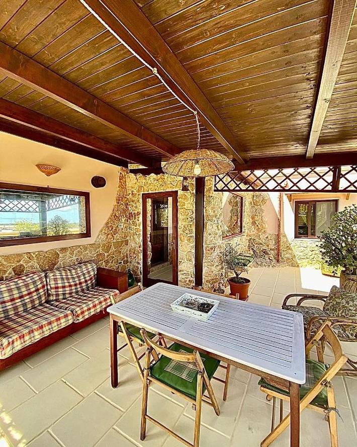 Gîte pour 4 personnes, avec jacuzzi et balcon, adapté aux familles à Torre Santa Susanna - 4