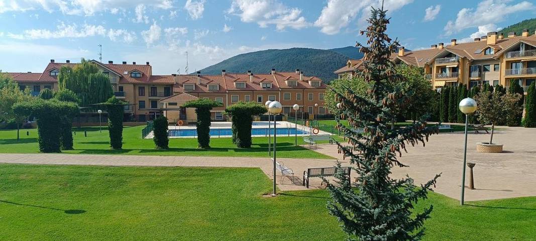 Ferienwohnung für 5 Personen, mit Pool und Ausblick sowie Terrasse - 1