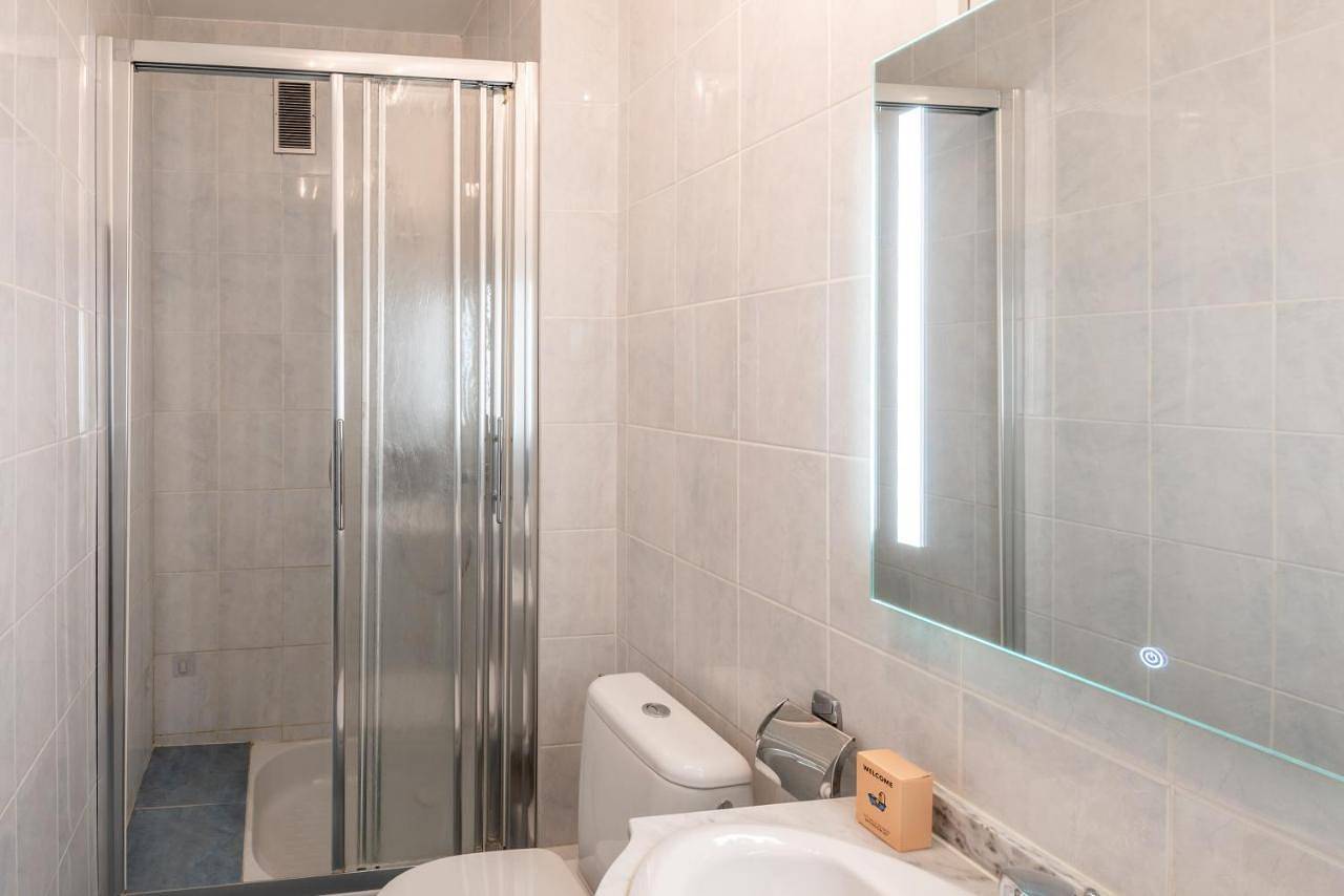 Appartement entier, M037 Marquer Joli T2 à Ambilly in Ambilly, Région de Saint-Julien-en-Genevois