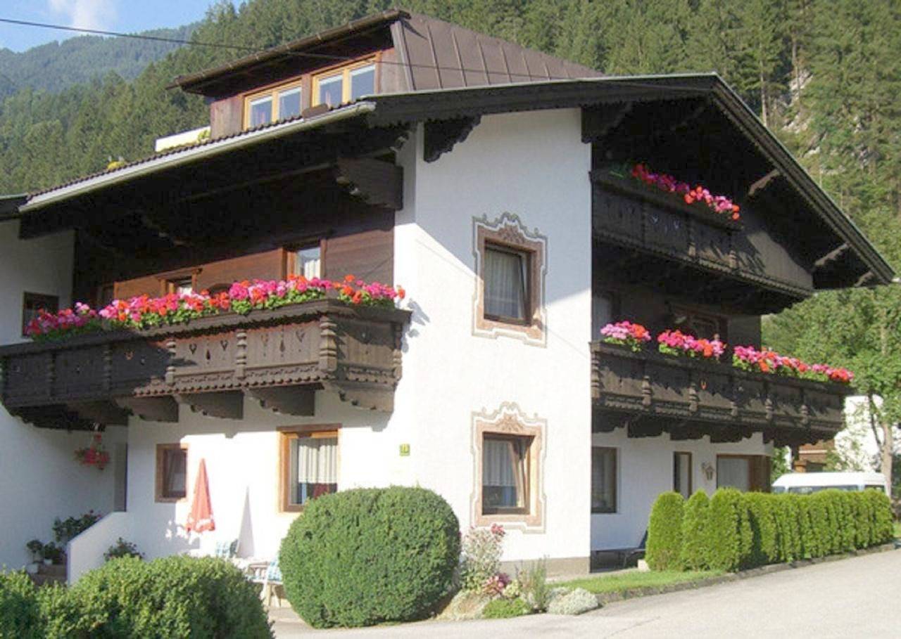 Geheel appartement, Studio with Balcony in Mayrhofen, Zillertaler Alpen