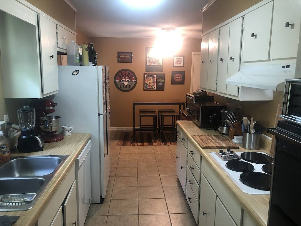 Just minutes from the Square and the Grove-Comfy beds, quiet neighborhood in Oxford (MS), Lafayette County