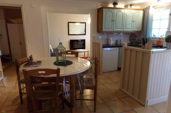 Gîte pour 6 personnes, avec terrasse et jardin