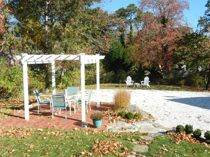 Cottage for 2 people, with yard and terrace, with pets in Massachusetts