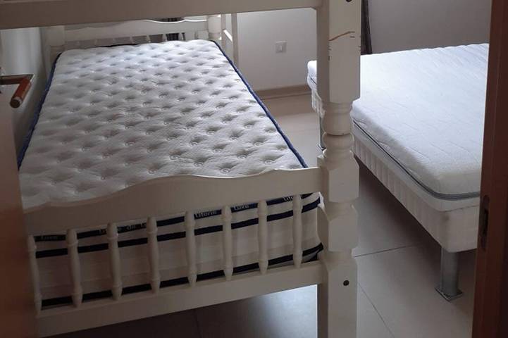 Location de vacances pour 6 personnes, avec Terrasse et Jardin à Colonzelle - 3