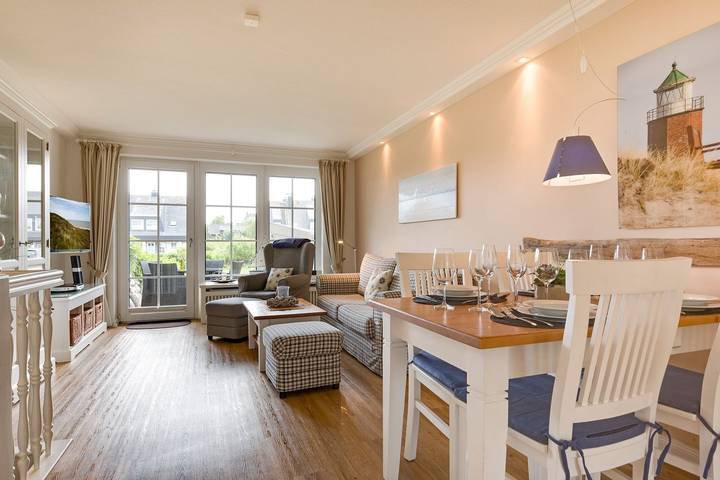 Ganze Wohnung, Beste Lage zwischen Meer und Dorfteich. Sehr schöne Ausstattung. in Wenningstedt, Sylt