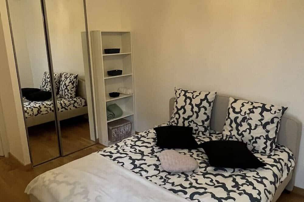 Entire apartment, T2 jacuzzi 6 stade de France and porte de paris streetcar stations in Épinay-sur-Seine, Seine-Saint-Denis