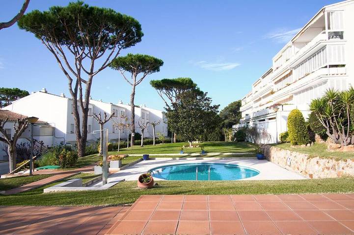 Ferienhaus für 6 Personen, mit Garten und Pool