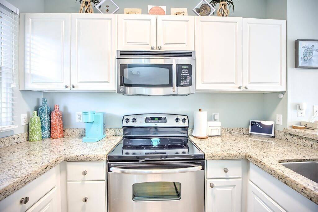 Waterfront Island Escape with Private Plunge Pool in Duck Key, Monroe County