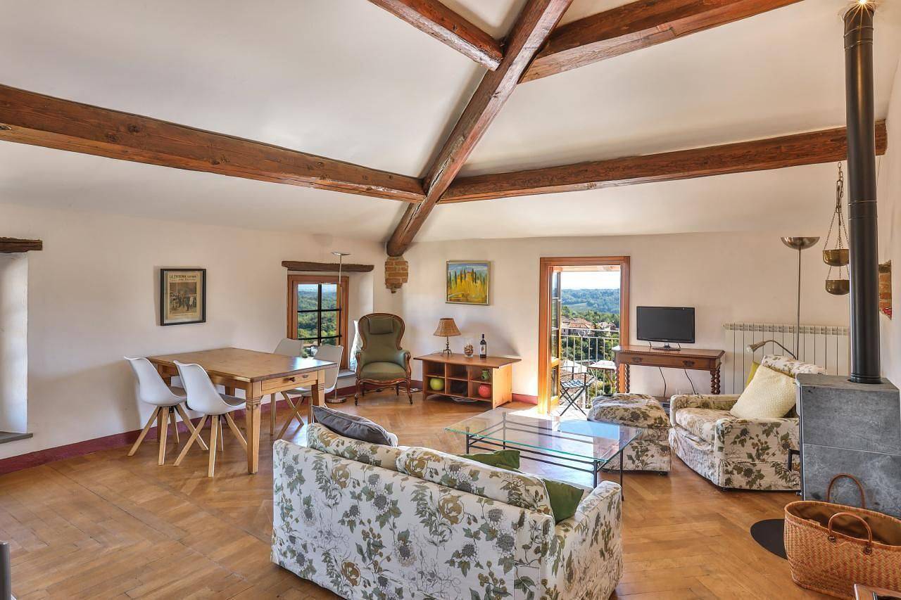 Geheel vakantieappartement, Vakantieappartement voor 2 personen met tuin in Mombaruzzo, Provincie Asti