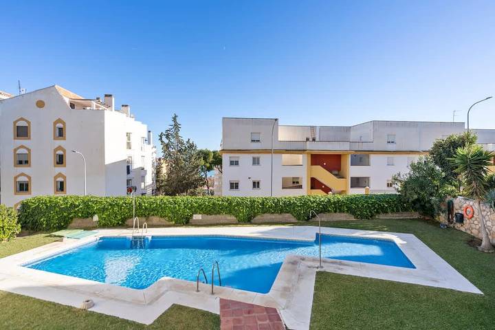 Apartment for 3 people, with garden, child-friendly in Montemar Torremolinos