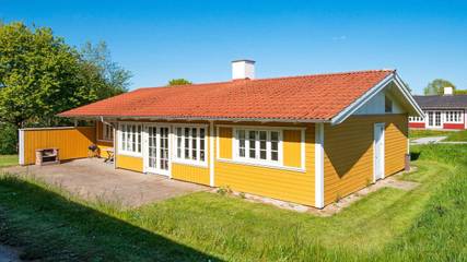 Ferienhaus für 9 Personen, mit Terrasse und Whirlpool sowie Pool und Sauna in Løjt