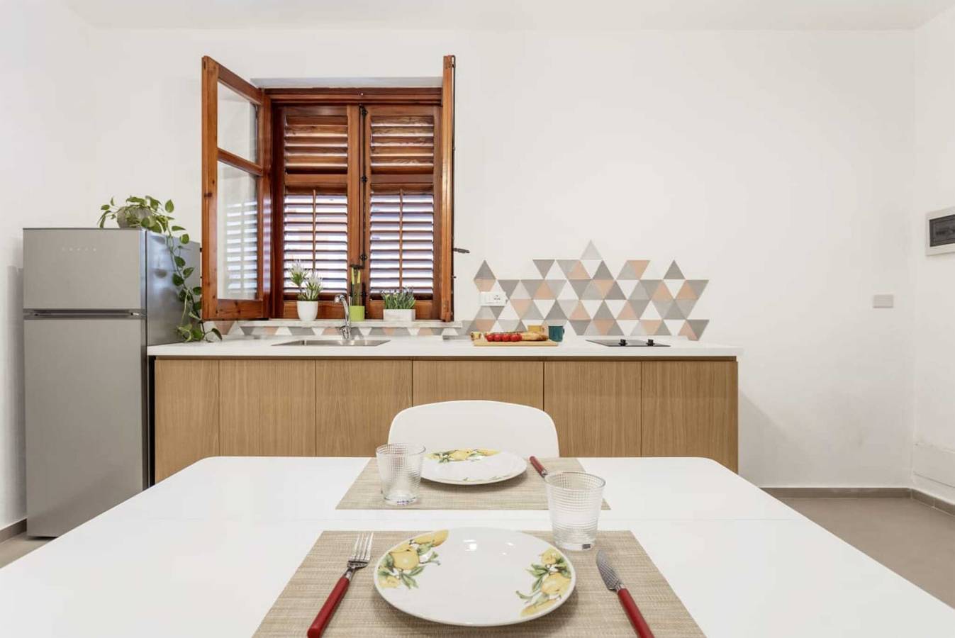 Appartamento intero, Appartamento 'Travel Rooms-Superior Con Terrazza' con vista sulle montagne e aria condizionata in Palermo, Provincia di Palermo