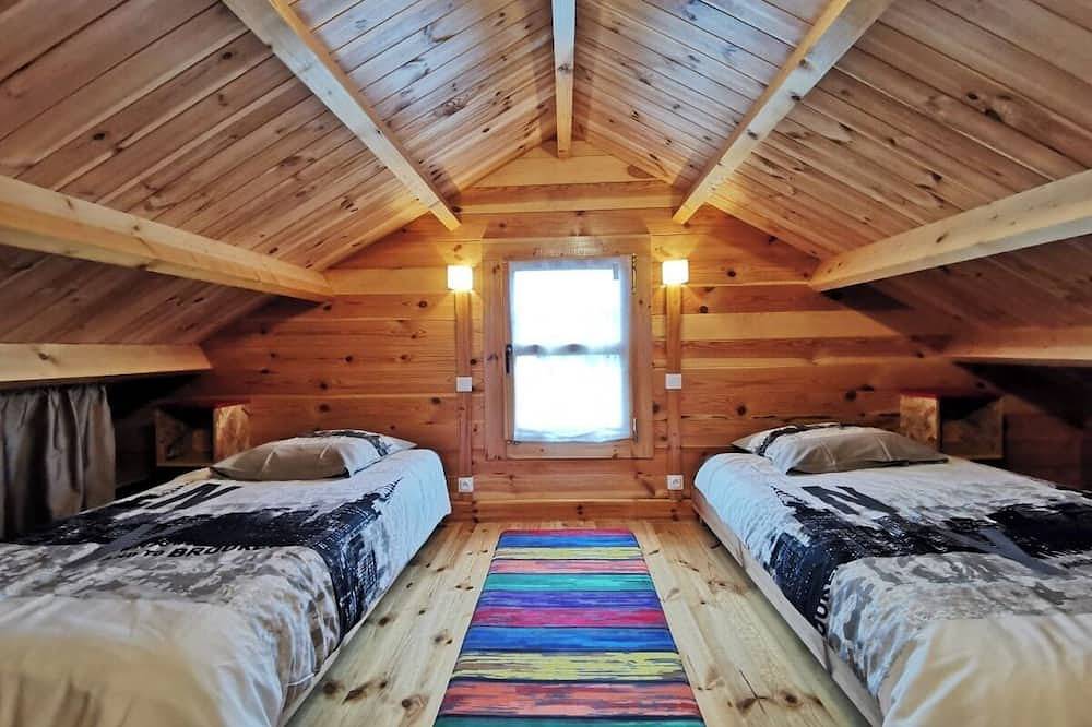 Chalet vue mer, plages et sentier Gr 34 à 150 m, jardin privé in Plouarzel, Région de Brest