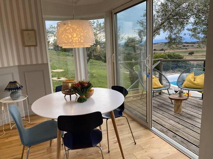 Location de vacances pour 4 personnes, avec piscine ainsi que vue et jardin à Montbrun-des-Corbières - 3