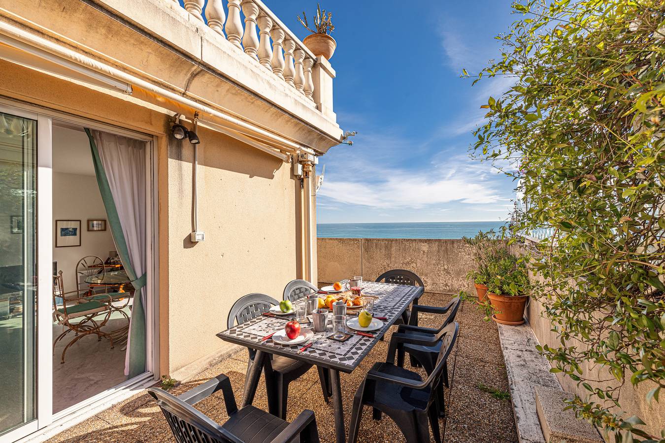 Entire apartment, Victoria Sole & Mare in Menton, Nice region