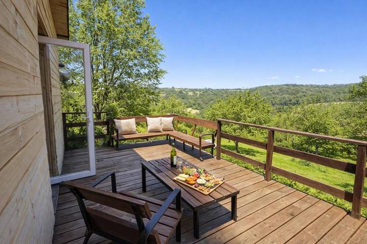 Location de vacances pour 8 personnes, avec jardin ainsi que terrasse et vue, animaux acceptés à Le Boulvé - 2