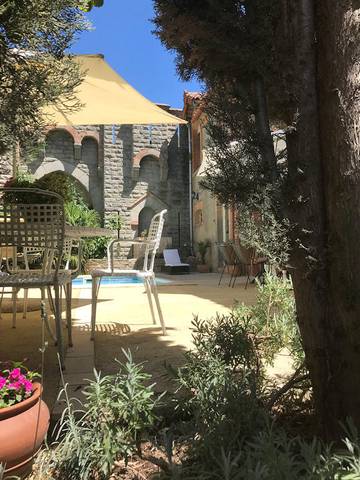 Gîte pour 4 personnes, avec piscine à Cesseras
