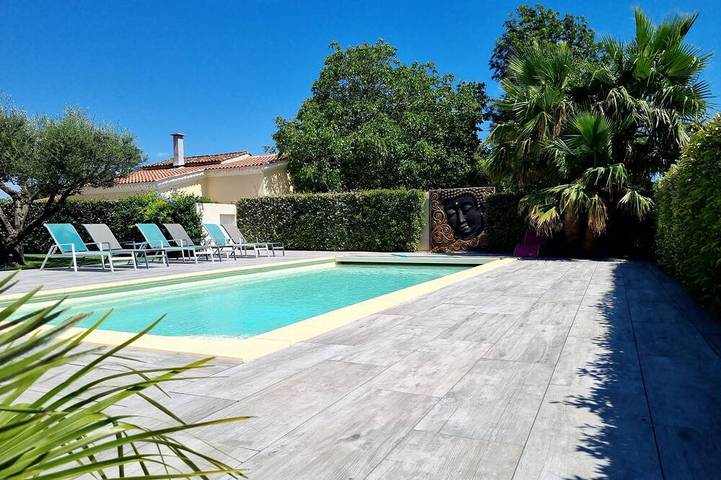 Location de vacances pour 8 personnes, avec jardin à Solliès-Pont - 4