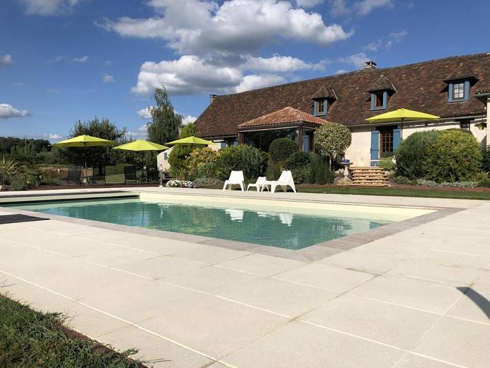 Gîte pour 8 personnes, avec piscine et terrasse à Blis-et-Born