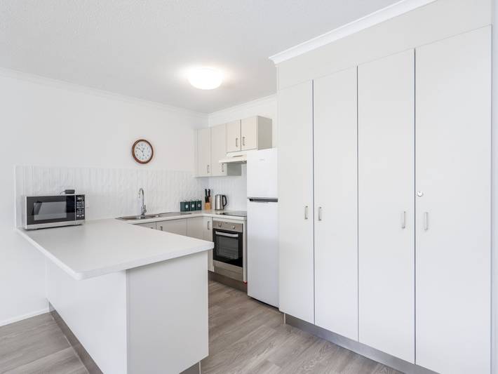 Appartement entier, Séjour de style complexe hôtelier avec balcon et parking dans un garage in Hervey Bay, Fraser Coast