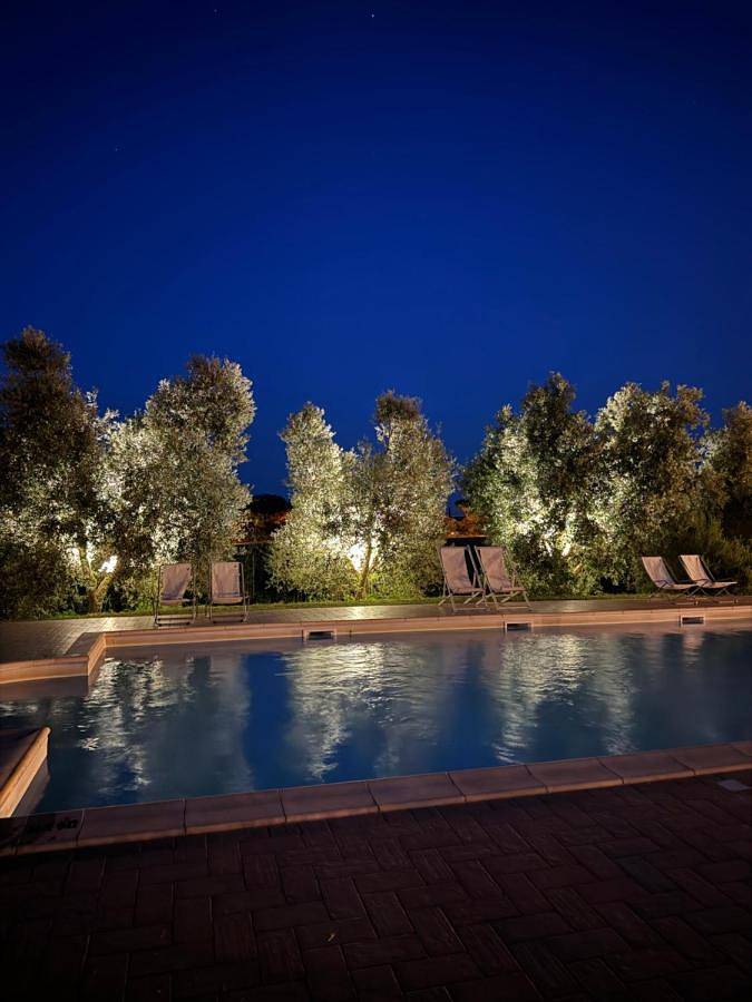 B&b per 2 persone, con Giardino e Piscina nonché Panorama nelle Marche