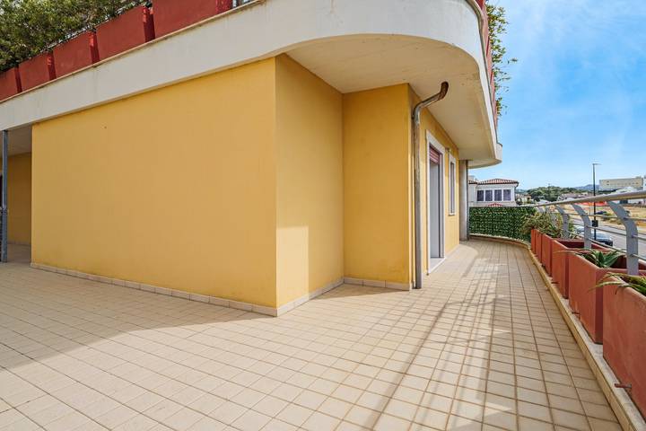 Appartamento intero, Tilly Emerald Stay – Appartamento per 4 persone, ideale per coppie e famiglie in Olbia, Costa Smeralda