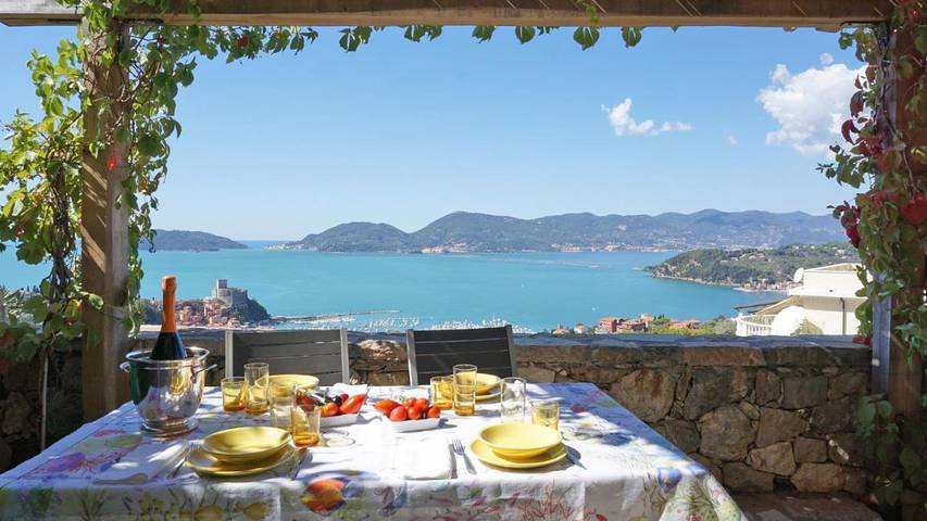 Gîte pour 4 personnes, avec piscine ainsi que vue et jardin à Lerici - 3