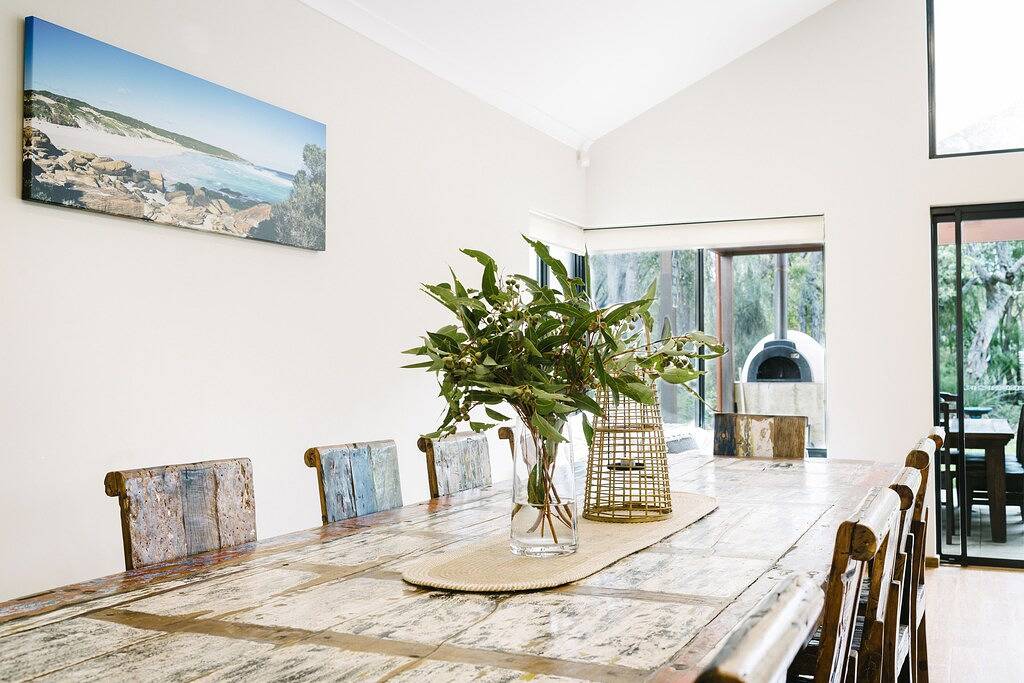 Blue Wren Chic and Spacious Country Pool House in Gnarabup, Margaret River