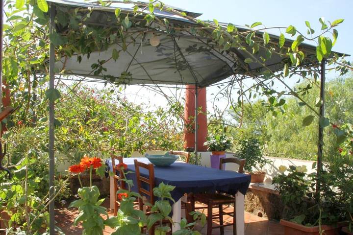 Chambre d’hôte pour 2 personnes, avec Terrasse et Jardin à Ustica