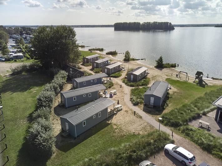 Ferienhaus für 4 Personen, mit Balkon/Terrasse und Terrasse sowie Seeblick in Flevoland - 4