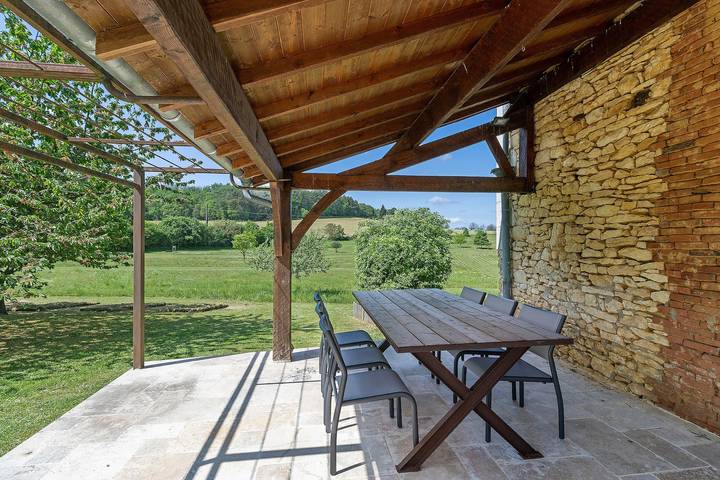 Location de vacances pour 6 personnes, avec jardin à Jayac