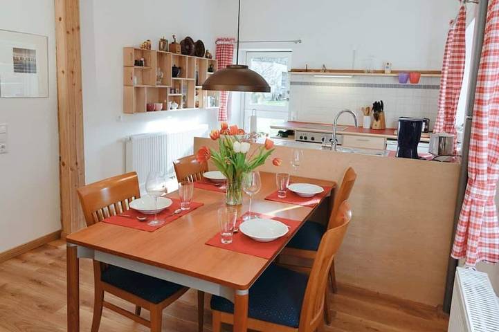 Ferienhaus für 4 Personen, mit Terrasse und Garten