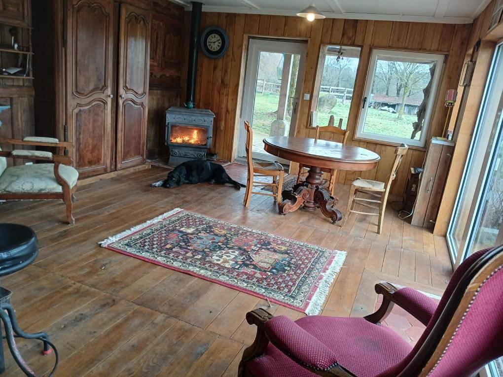 Appartement entier, Charme en pleine nature in Thauron, Région de Guéret