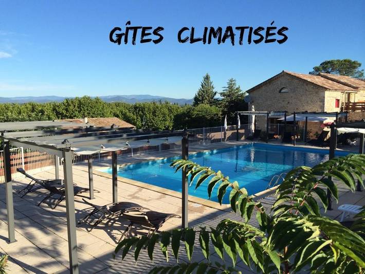 Maison de vacances pour 2 personnes, avec Terrasse ainsi que Jardin et Piscine