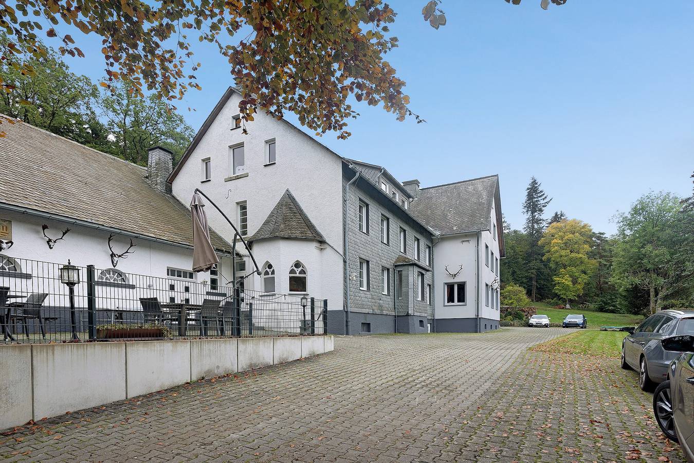 Jagdschloss Siedlinghausen: 3 Apartments for up to 16 Guests in Winterberg, Hochsauerlandkreis