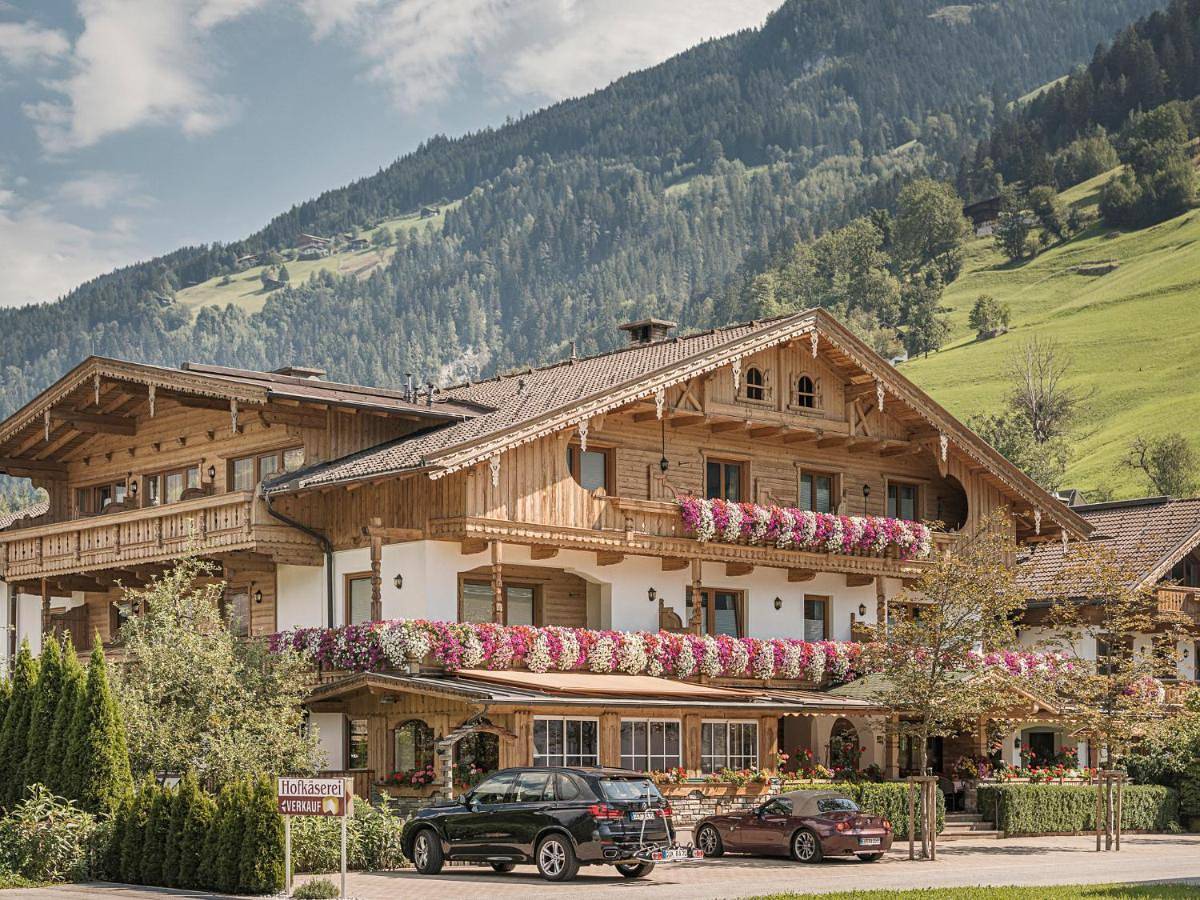 Hotel Garni Larcherhof in Mayrhofen, Zillertaler Alpen