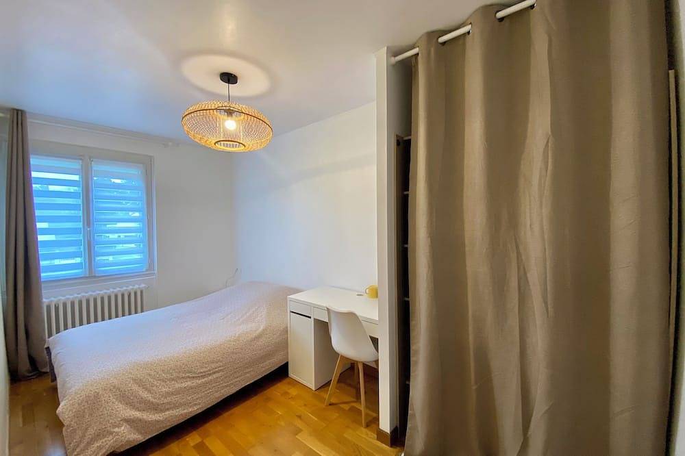 Chambres Dans Maison Avec Jardin in Avrillé, Angers region