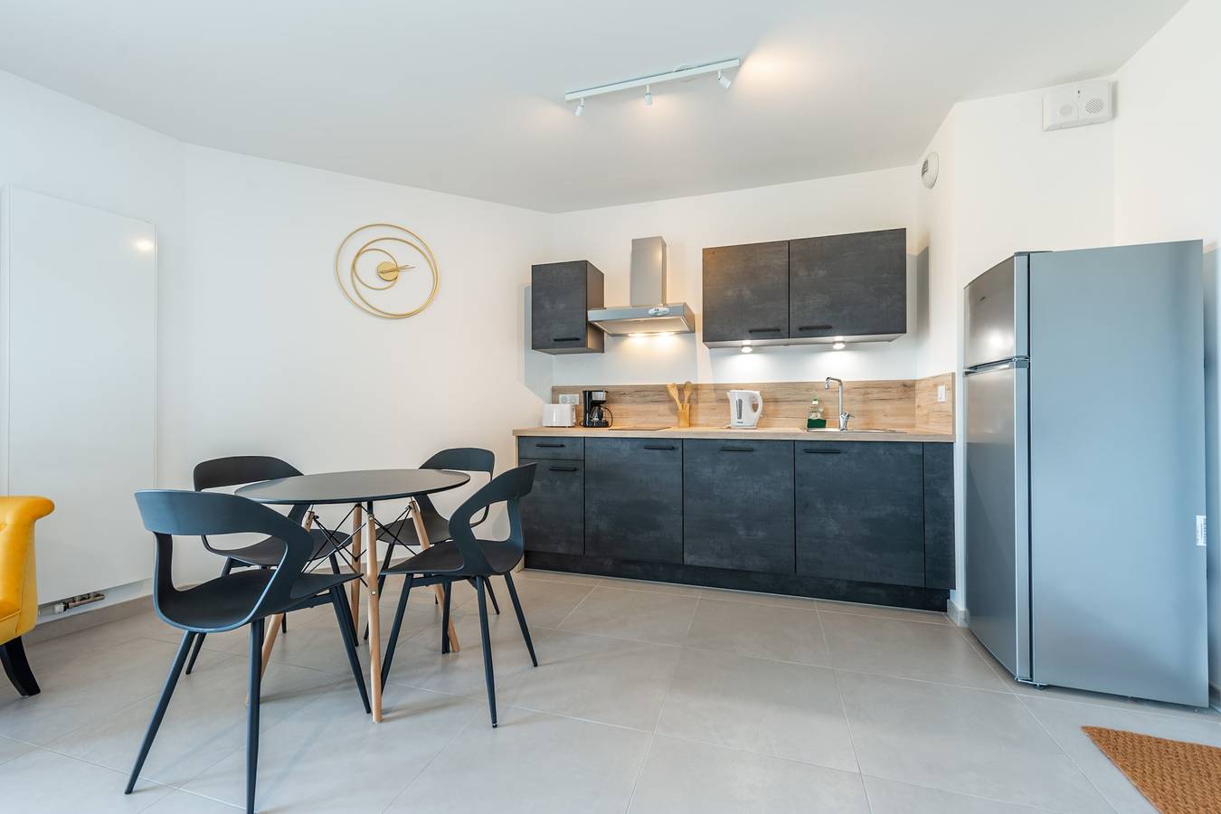 Hel lejlighed, Confortable 2 pièces de 40m² proche lac et Vieille Ville in Annecy, Annecy Området