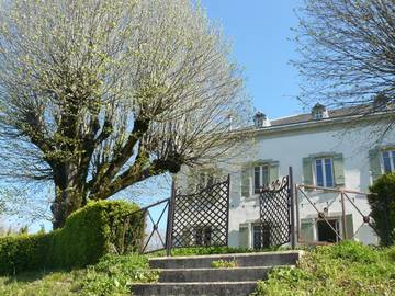 Chambre d’hôte pour 3 personnes, avec vue et jardin à Burlats