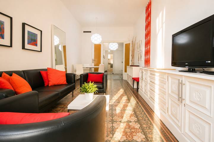 Appartamento intero, Appartamento vacanze per 4 persone con balcone in Platja de Sant Sebastià (Sitges), Sitges