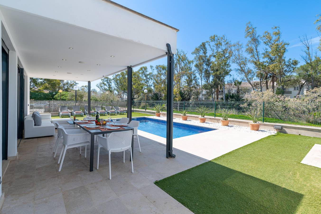 Beach Villa Cosins 1 Mel by Sealand Villas in Playa de Muro, Muro