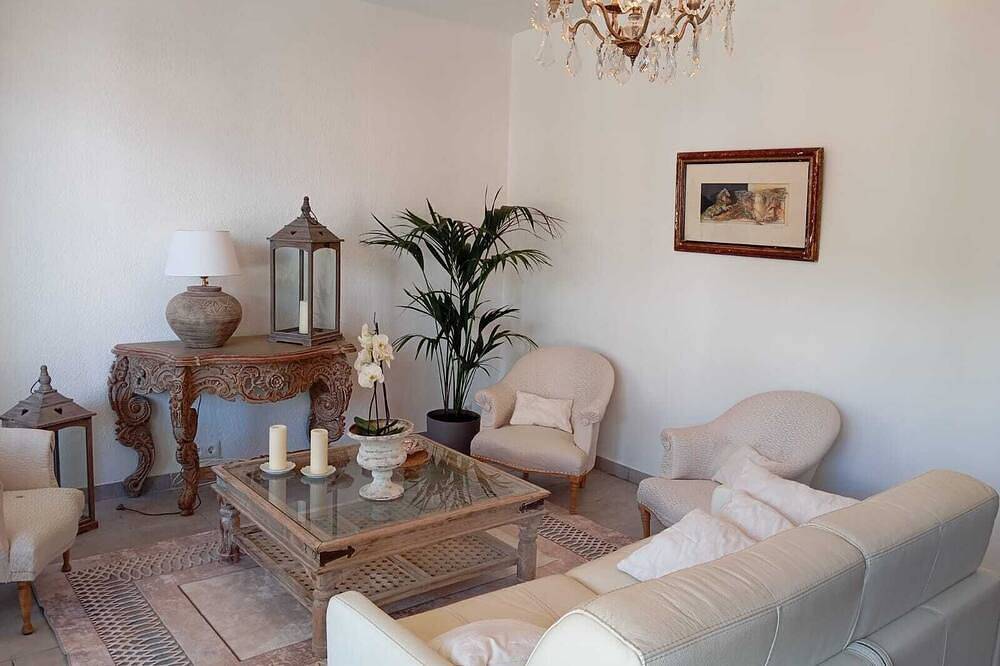 Pleasant villa between sea and mountains in Las planes del Rey in Pratdip, Costa Dorada