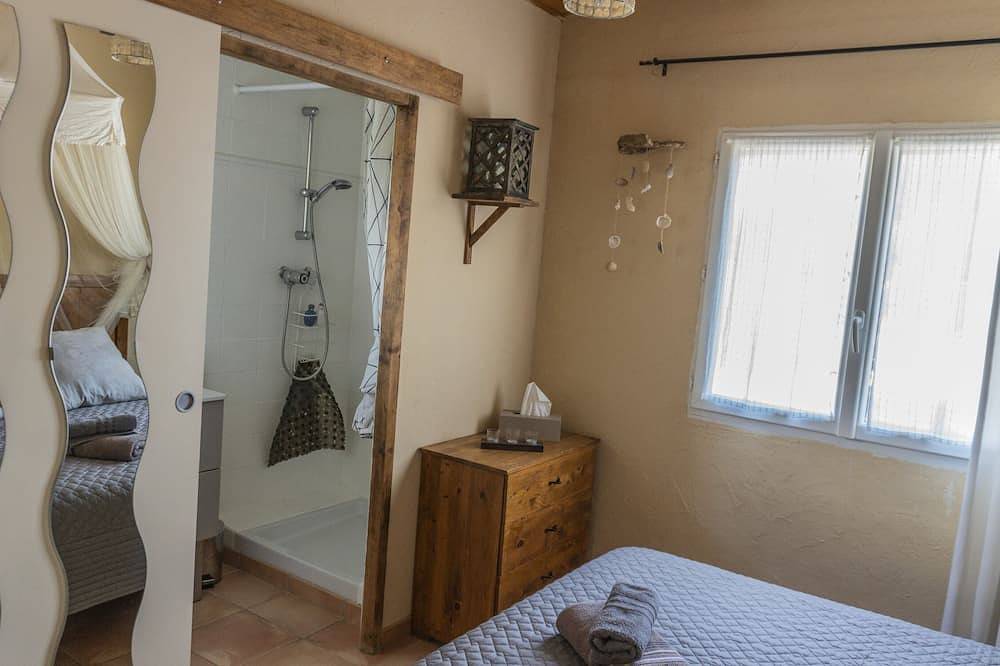Gite la souquette between sea and mountains with swimming pool in Draguignan, Draguignan region