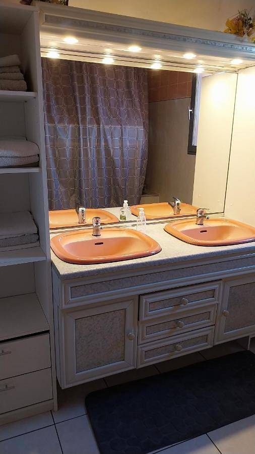 Chambre d’hôte pour 10 personnes, avec vue ainsi que terrasse et piscine dans les Pyrénées-Orientales - 4